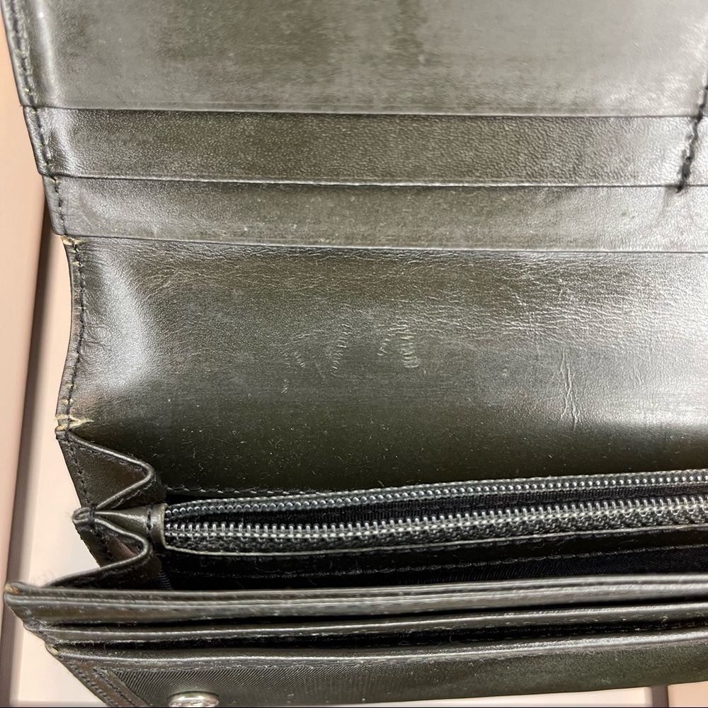 Prada Green and Black Wallet - Picture 8 of 12